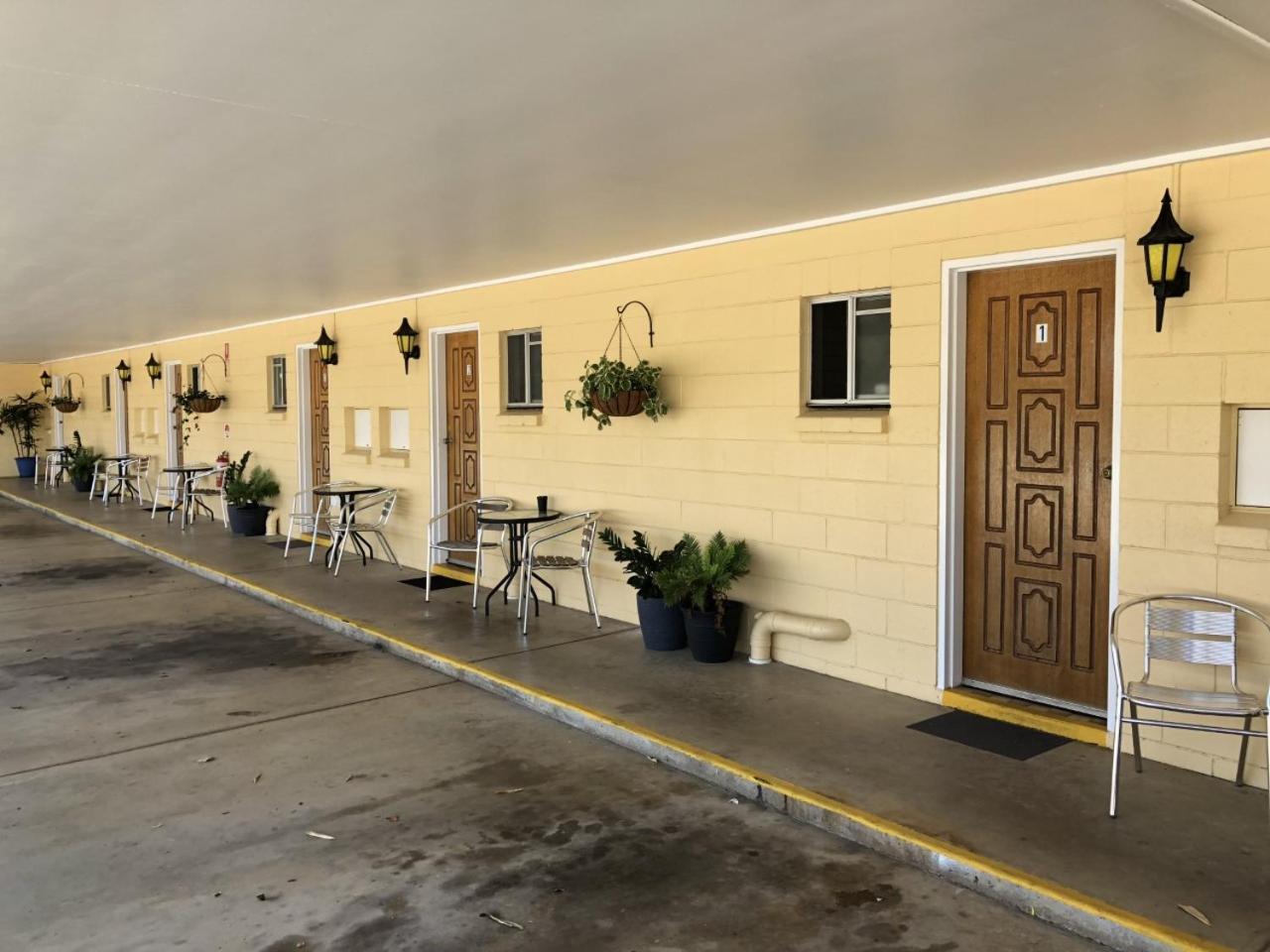 Bororen Hotel Motel Екстериор снимка